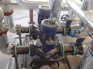 不銹鋼<a href=http://www.lskej.com.cn target=_blank class=infotextkey>卡箍橡膠接頭</a>實(shí)物圖